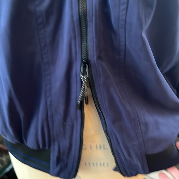 NWOT GSTQ Navy & Black Baseball Bomber Jacket Cape - coolest sleeve detail - L - Picture 8 of 12